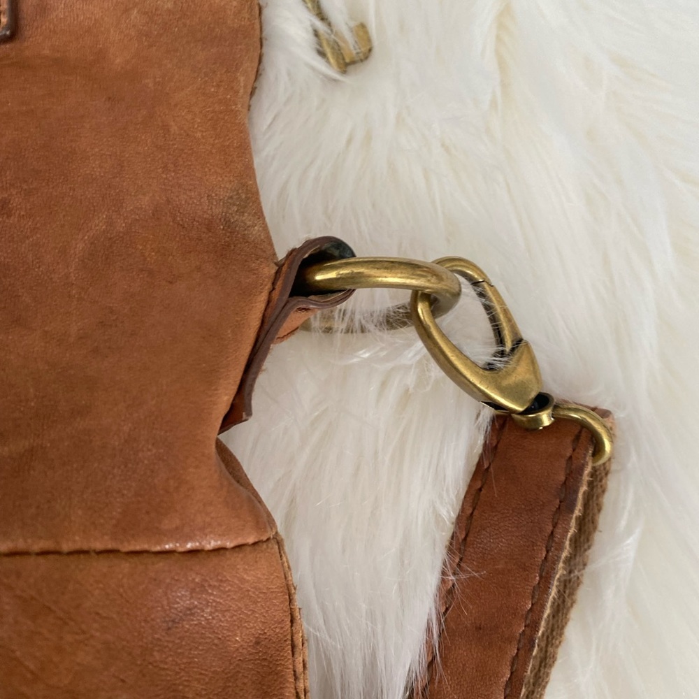 Fossil Crossbody Bag - Picture 8 of 10